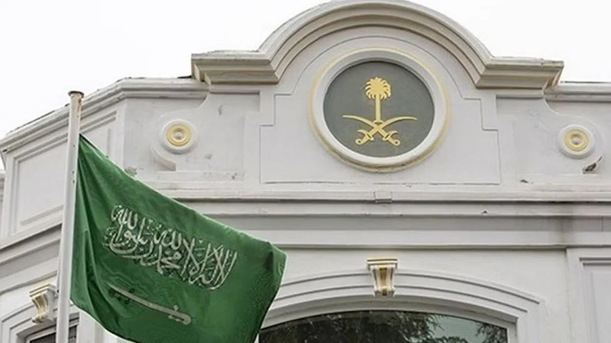 سفارة المملكة لدى الكويت: أسرعوا بالتسجيل في منصة «أبشر»