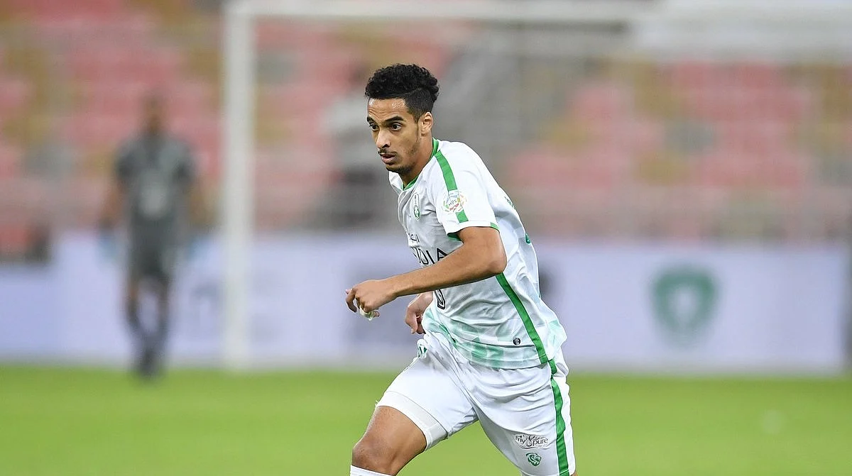 الأهلي يتمسك ببقاء الأسمري ويرفض العروض المغرية