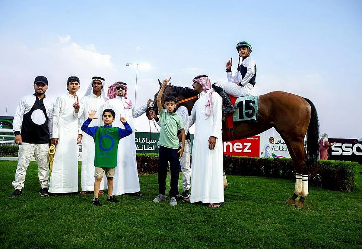 الجواد رائد يفوز بجائزة نادي سباقات الخيل