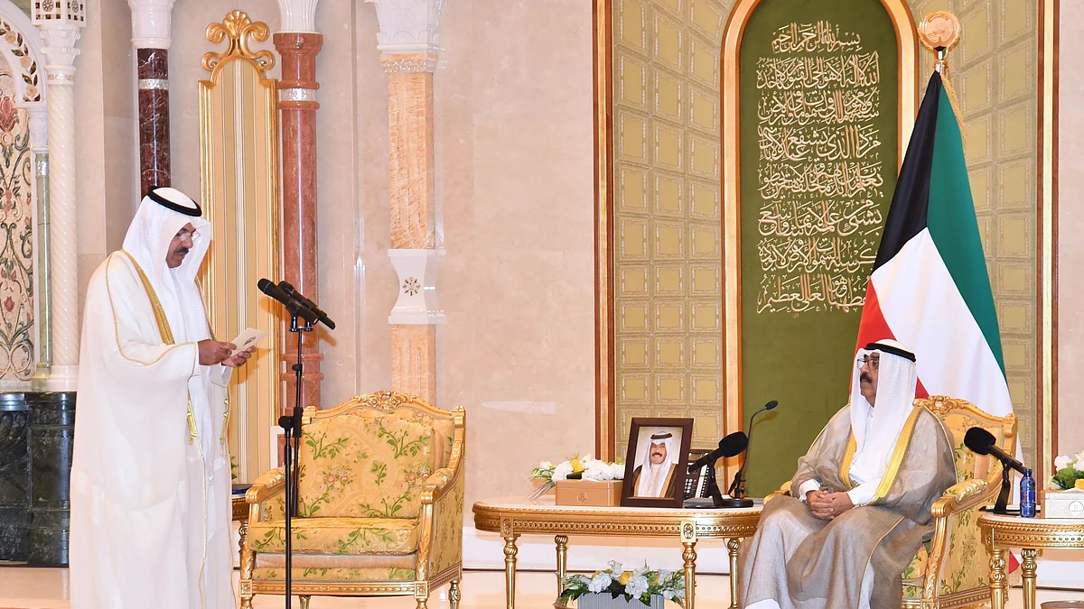 ولي العهد الكويتي يستقبل رئيس الحكومة والوزراء الجدد