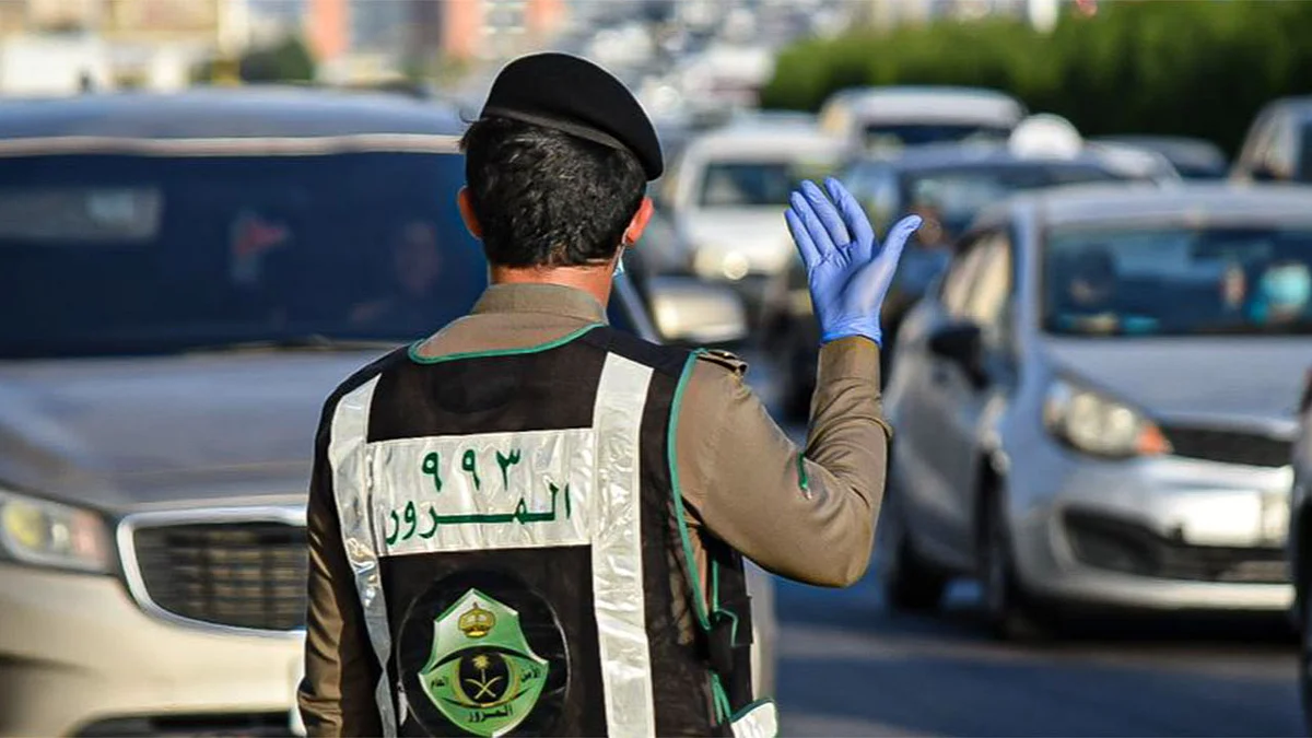 المرور: يجوز للزائر القيادة بالرخصة الدولية أو الأجنبية سارية المفعول