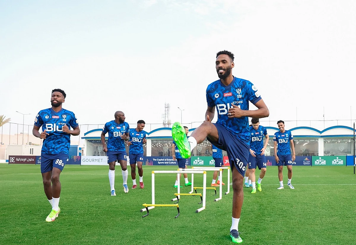 الهلال يواصل تدريباته الجماعية.. وهيون سو يؤدي مرانًا لياقيًا