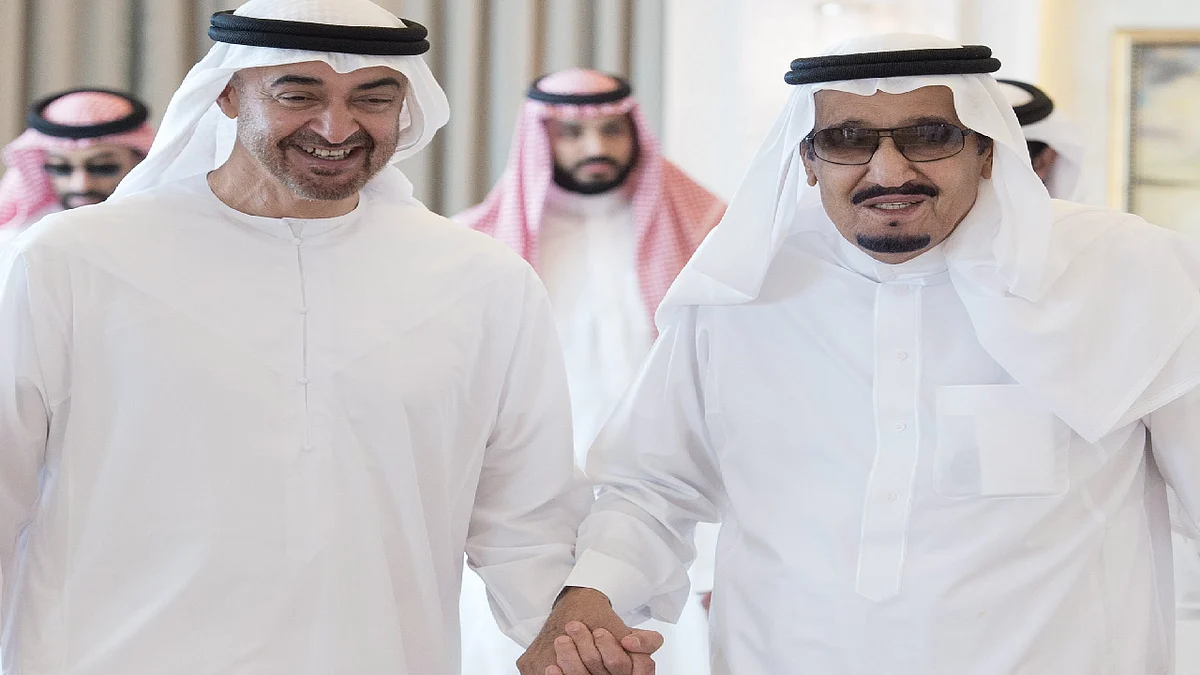 رئيس الإمارات يهنئ القيادة