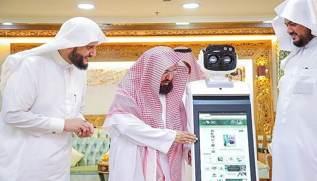تدشين روبوت التلاوات والخطب والأذان
