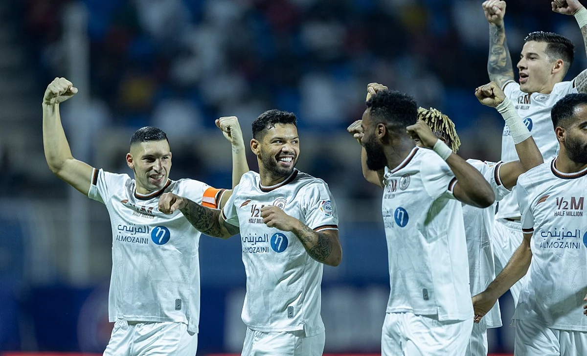 كارلوس جونيور يقود الشباب للفوز على العدالة في الدوري السعودي