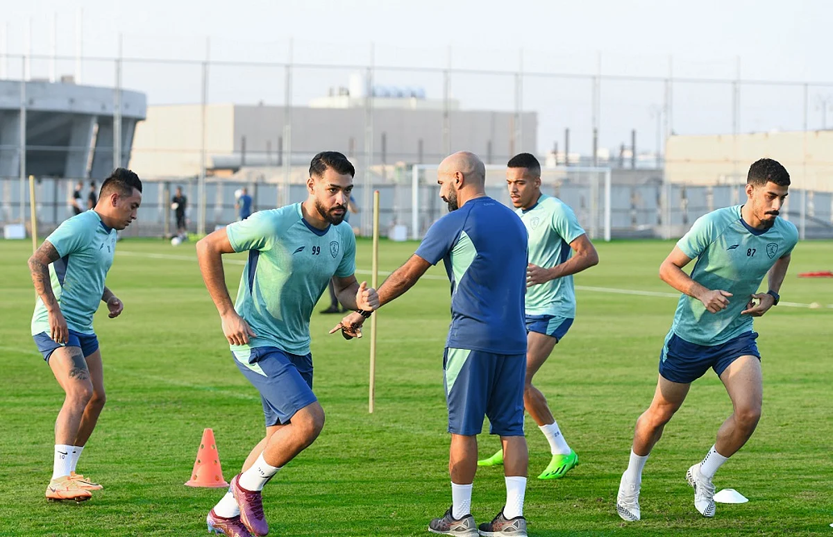 الفتح يختتم تدريباته الجماعية ويغادر إلى حائل لمواجهة الطائي في الدوري السعودي