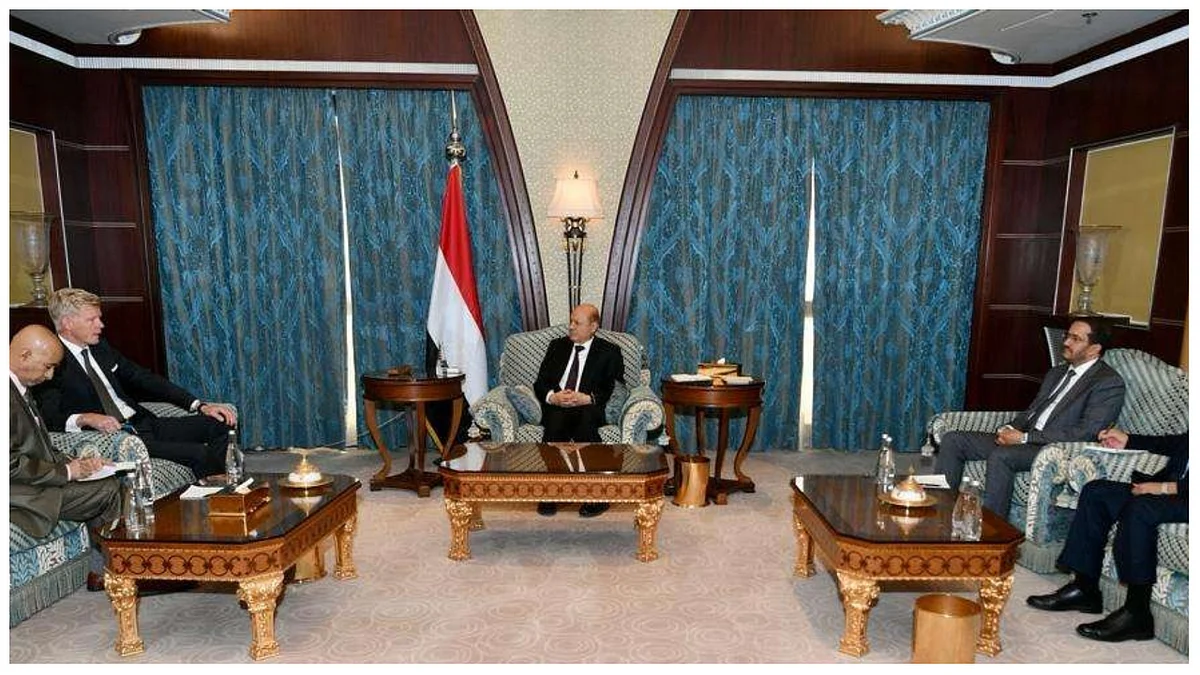 رئيس مجلس القيادة اليمني والمبعوث الأمريكي لليمن