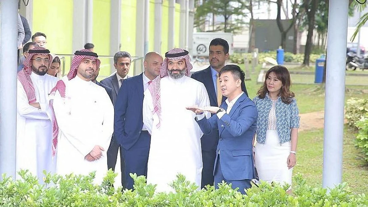 جانب من اجتماع وزير الاتصالات وتقنية المعلومات بسنغافورة