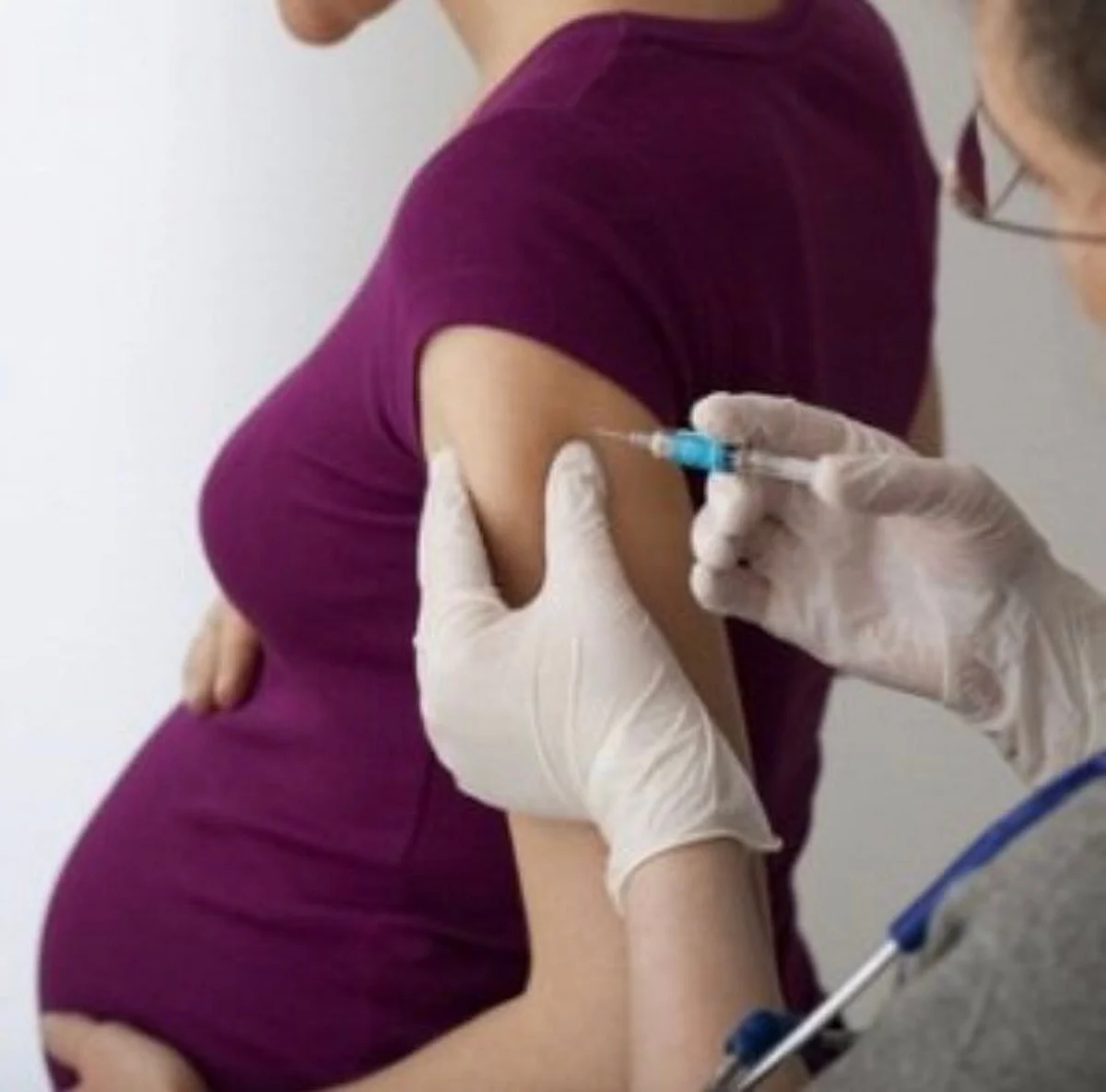 استشارية: 8 تطعيمات مهمة للمرأة خلال مراحل عمرها