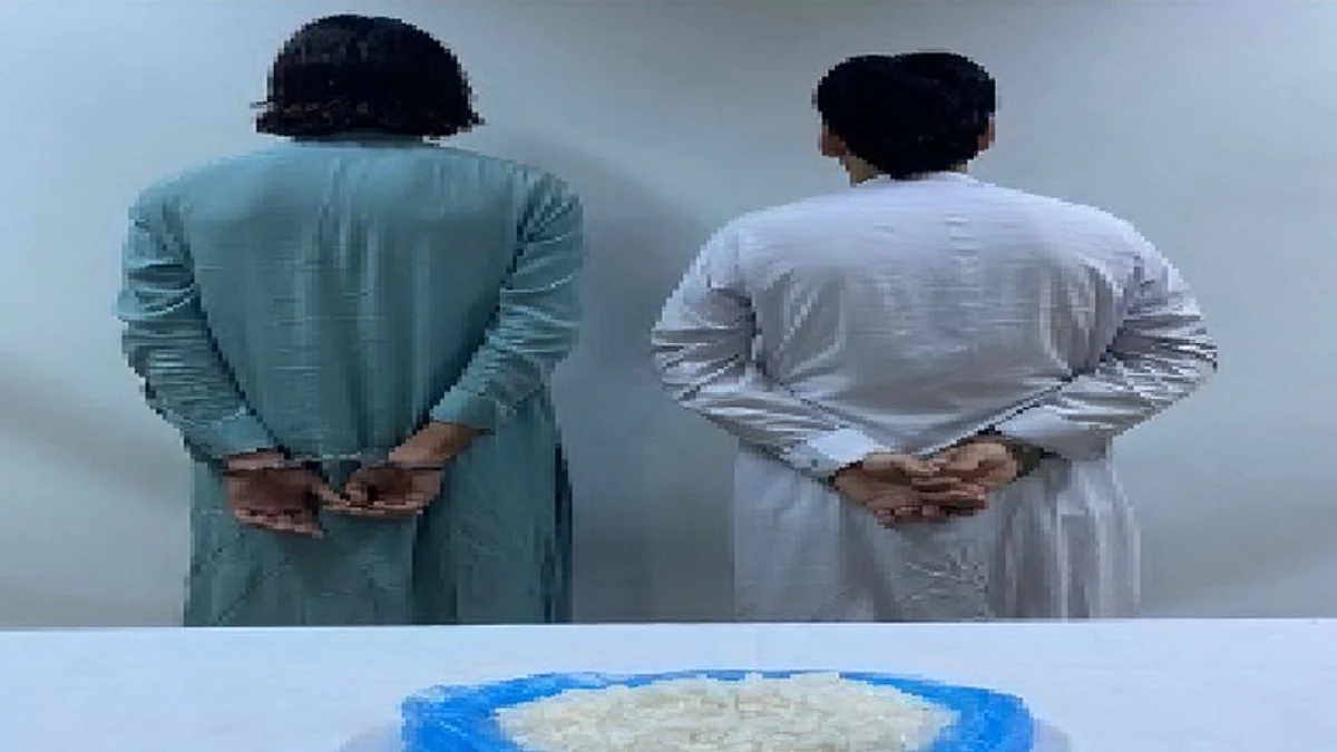 ضبط مقيمين بحوزتهما مادة الشبو المخدر في جدة