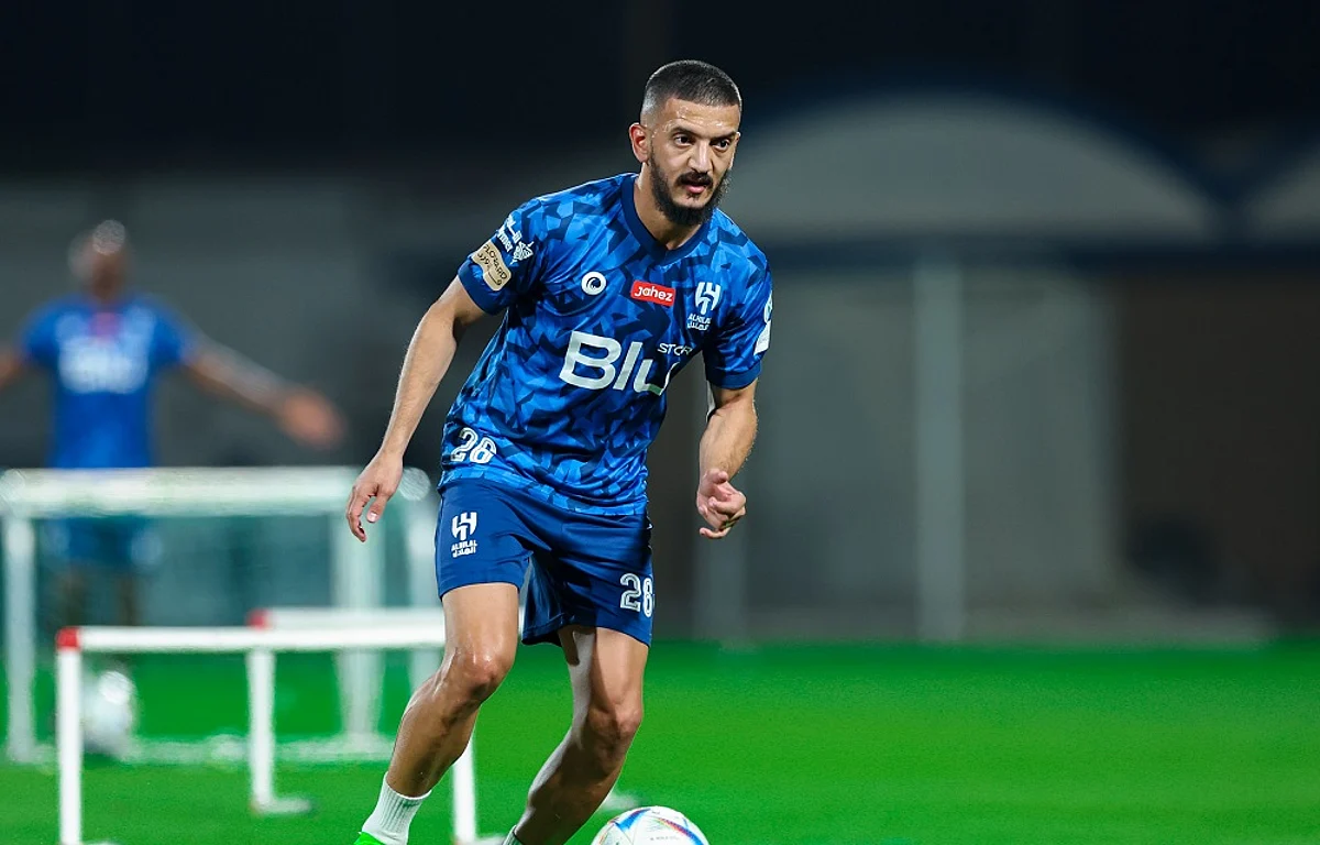 عبد الإله المالكي يشارك في تدريبات الهلال الجماعية