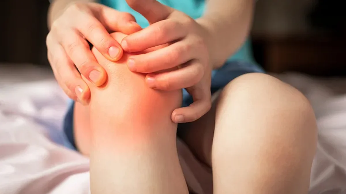 أعراض مرض تكسر العظام الزجاجي