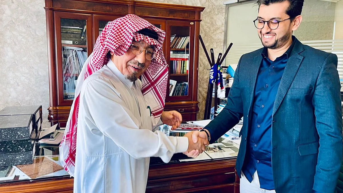 جانب من توقيع اتفاقية «مكامن» و«التواصل المعرفي»