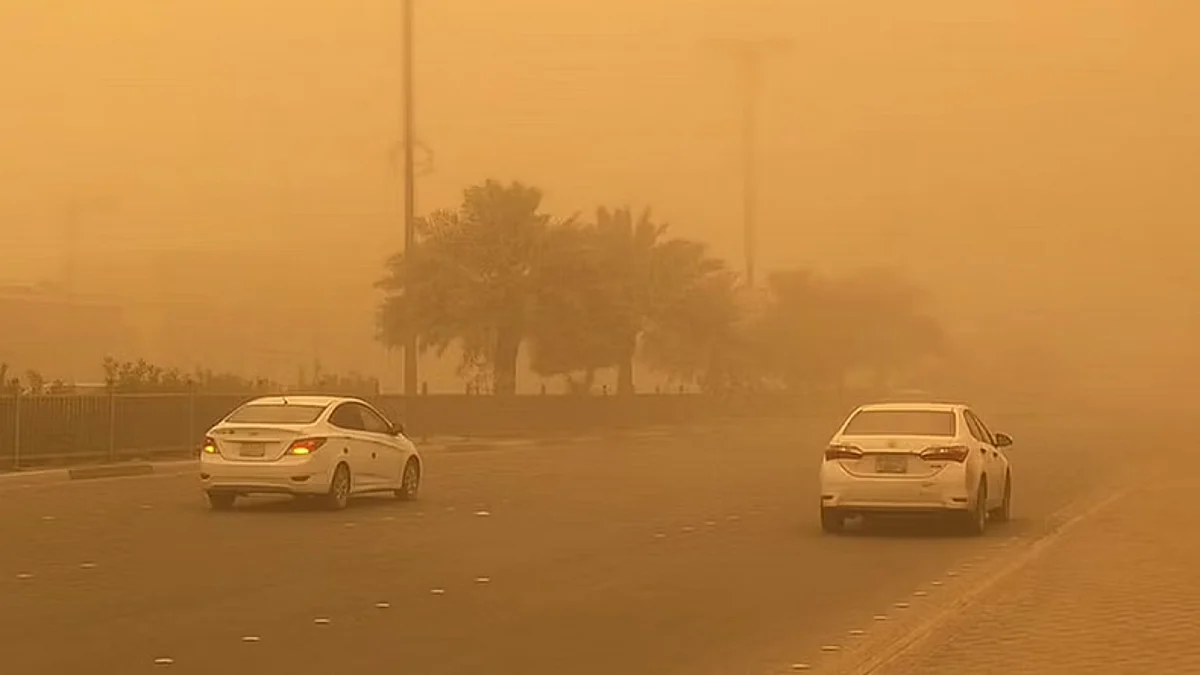 تنبيهات الأرصاد: أتربة مثارة في مكة والشرقية.. وسحب رعدية على الرياض والقصيم
