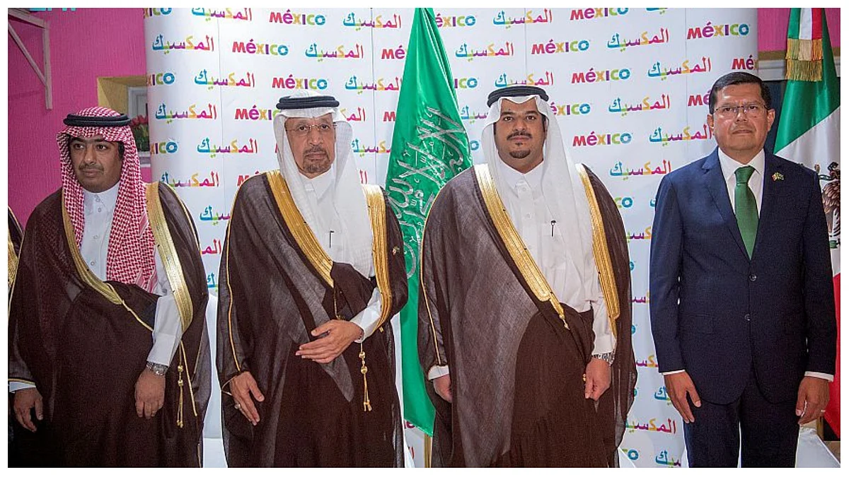 جانب من مشاركة أمير منطقة الرياض بالنيابة في حفل سفارة المكسيك