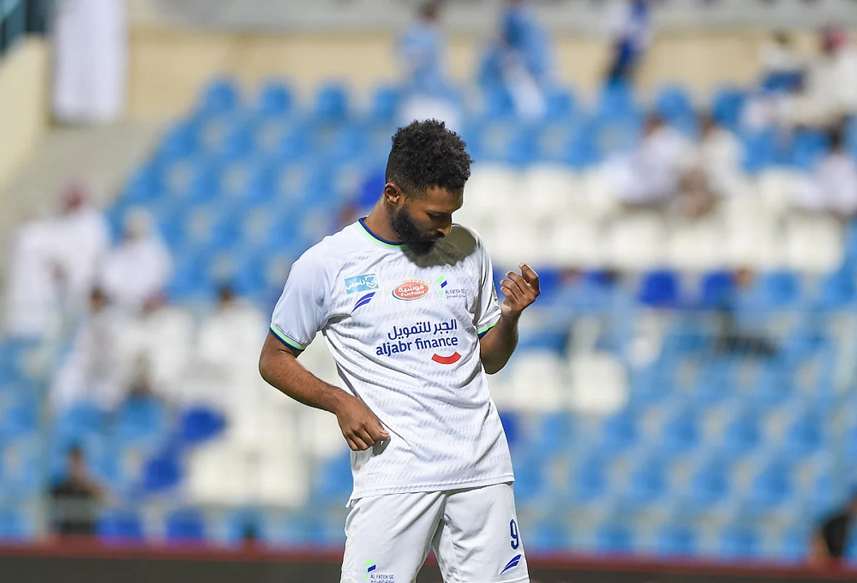 فراس البريكان يقود هجوم الفتح أمام الطائي في الدوري السعودي