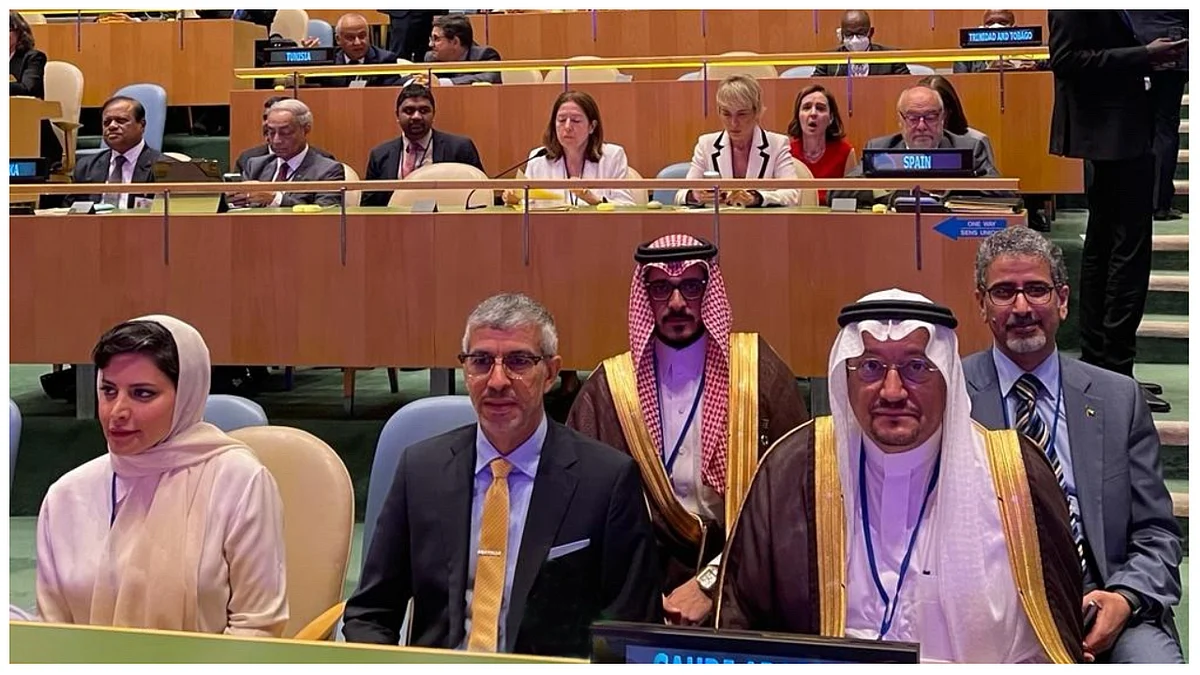 وزير التعليم حمد بن محمد آل الشيخ في أعمال يوم القادة