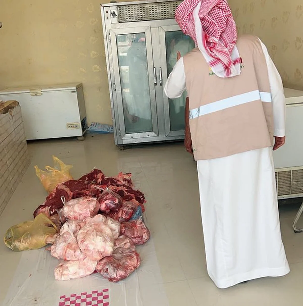 ضبط أكثر من نصف طن من اللحوم مجهولة المصدر في نجران