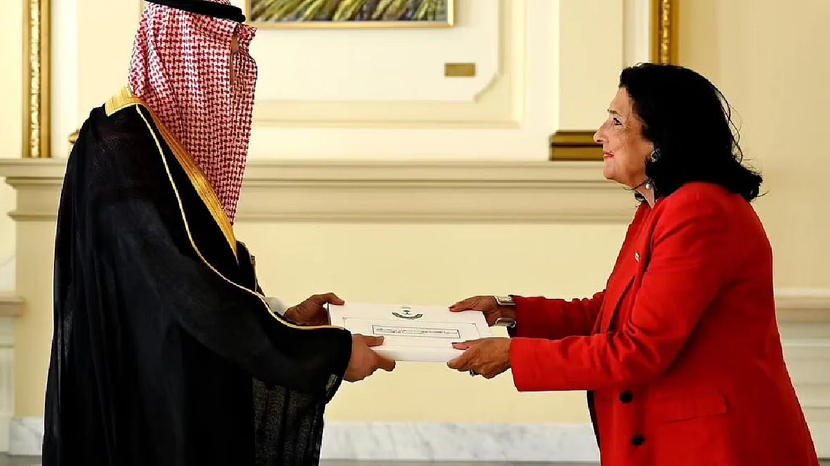 سفير خادم الحرمين الشريفين لدي جورجيا يقدم أوراق اعتماده