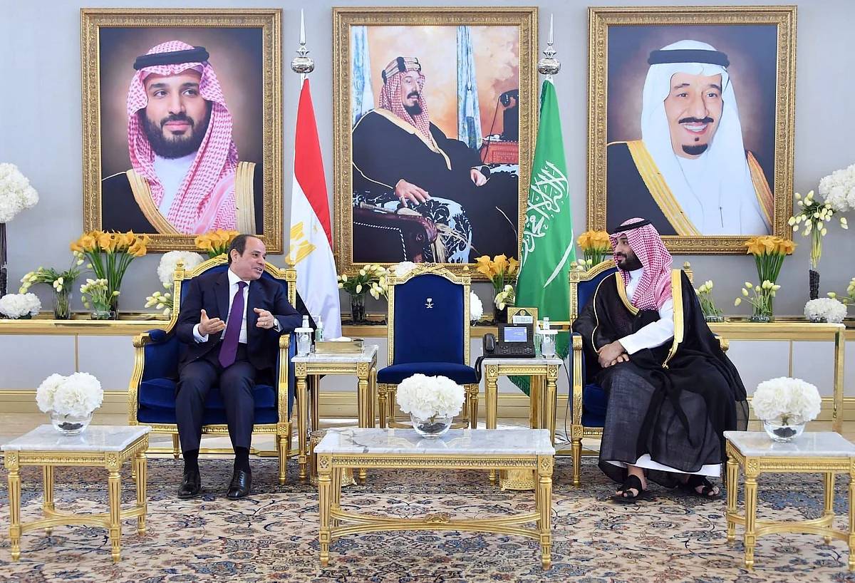 جانب من لقاء سابق بين ولي العهد الأمير محمد بن سلمان والرئيس المصري عبدالفتاح السيسي