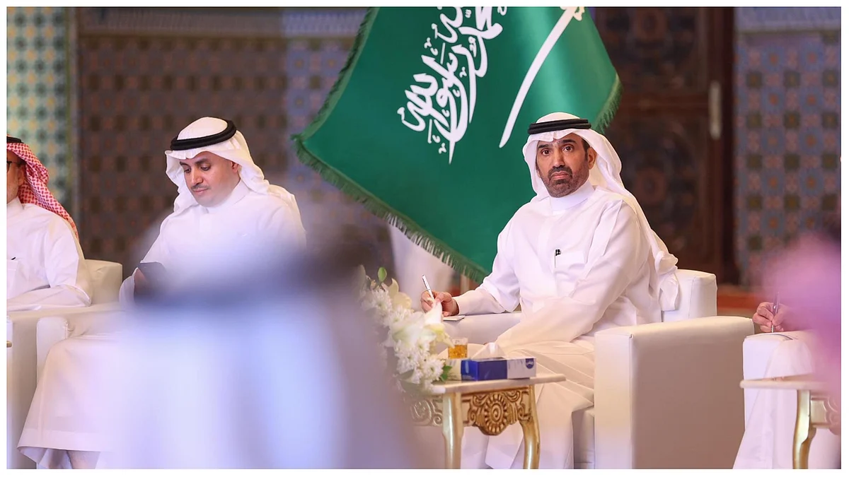 جانب من لقاء وزير الموارد البشرية والتنمية الاجتماعية