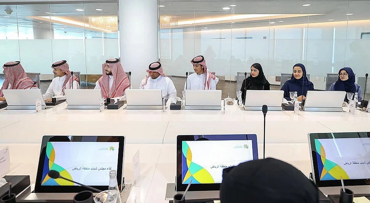 الراجحي يلتقي شباب مجلس منطقة الرياض