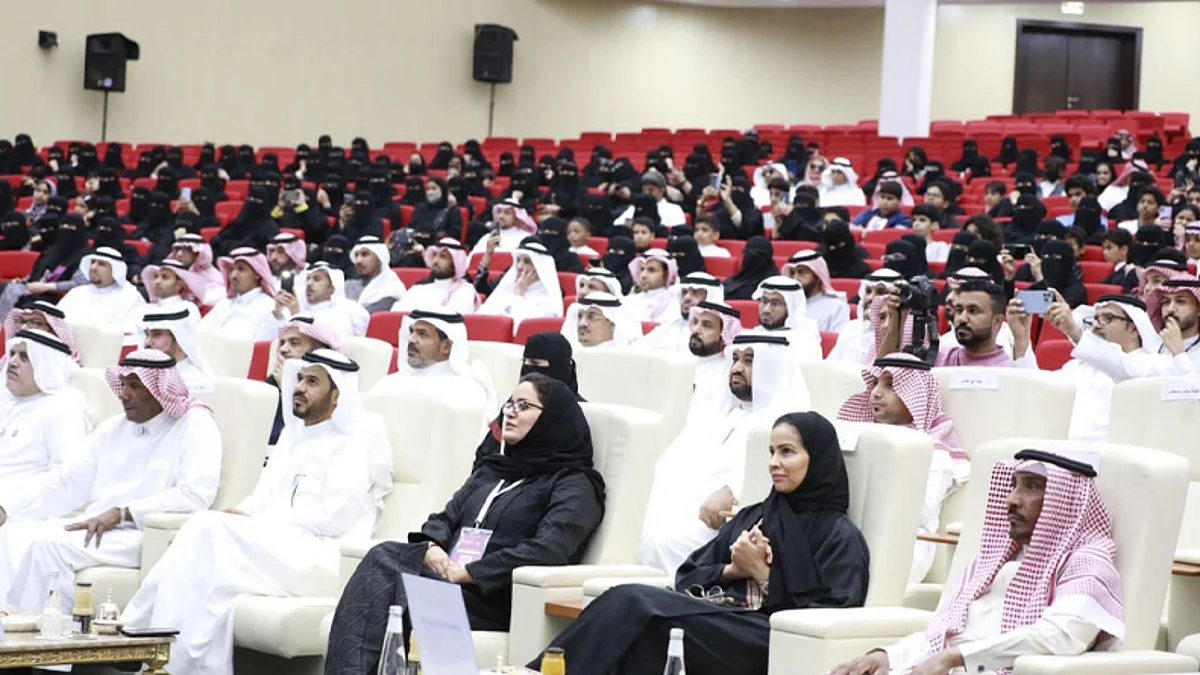 بالصور.. مدير تعليم جازان يرعى حفل المبدعين والمبدعات ويدشن معرض «إبداع» 2023