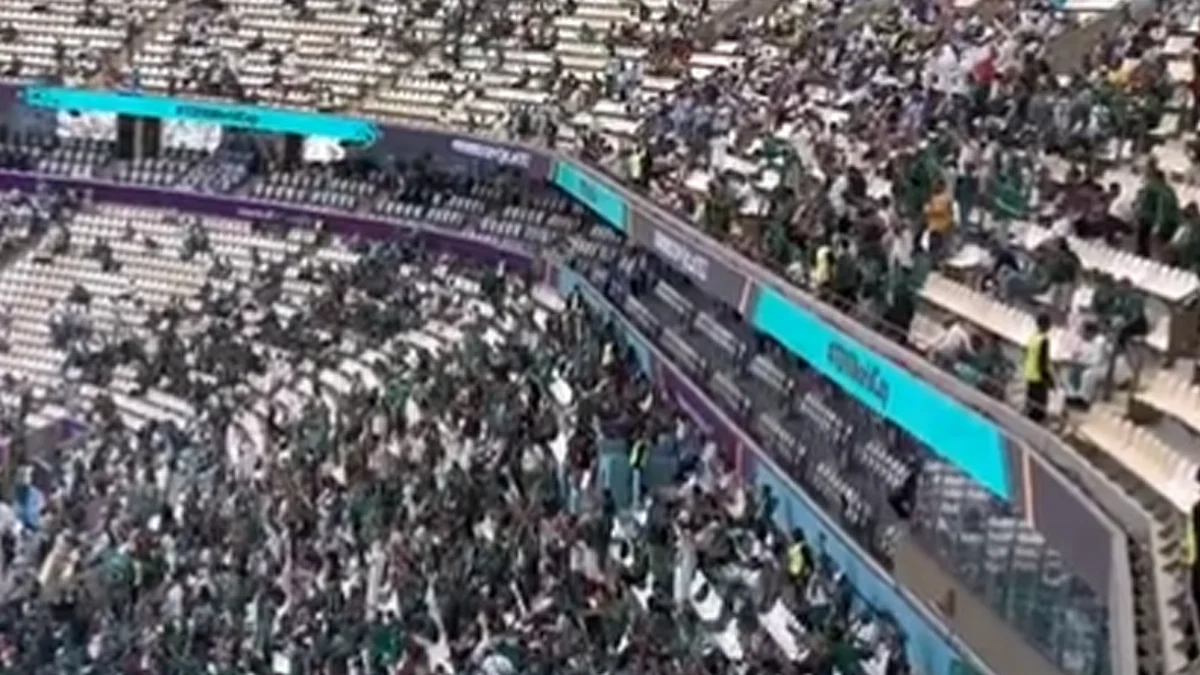 بالفيديو.. تفاعل كبير للجماهير السعودية باستاد لوسيل