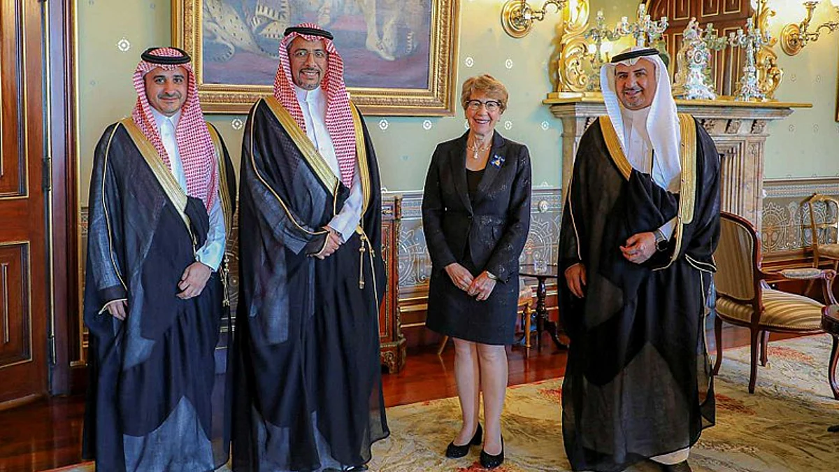 الخريف يبحث التعاون مع حاكمة ولاية ساوث ويلز الأسترالية ويزور بورصة سيدني