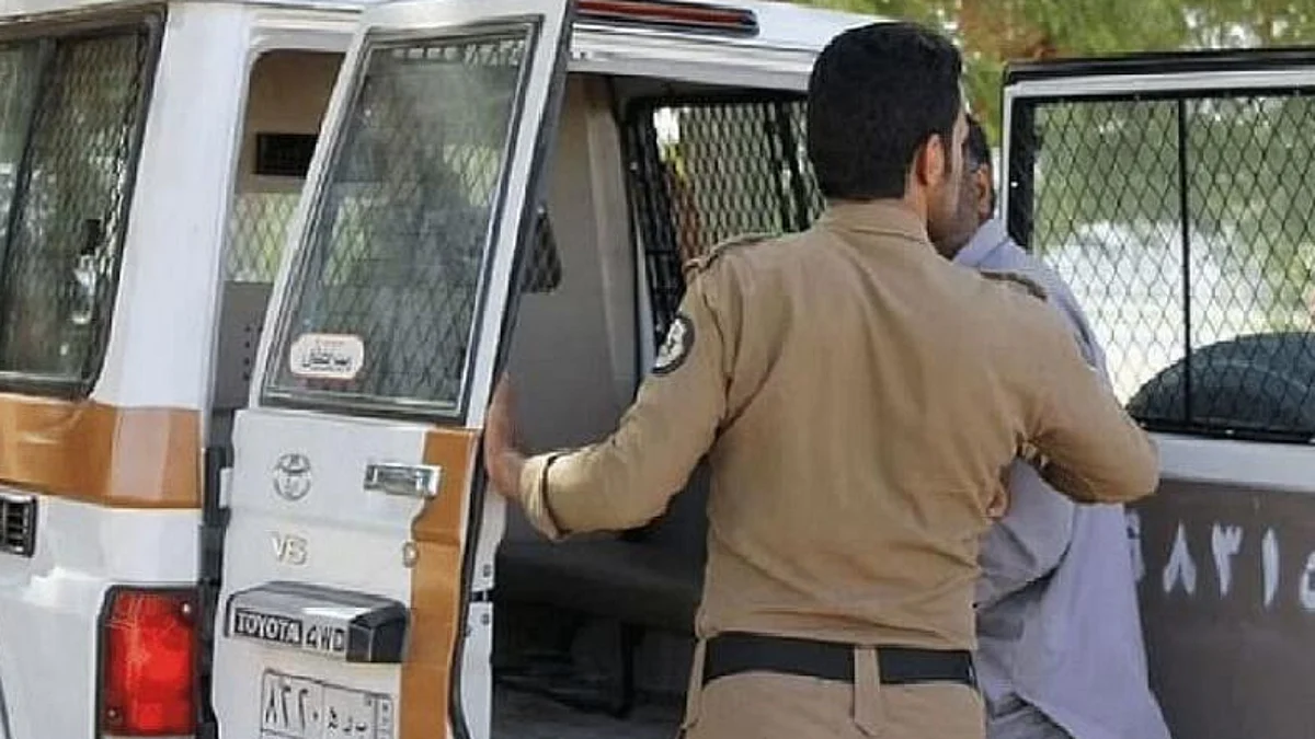 القبض على مقِيمَيْن سودانيين لنقلهما 5 مخالفين لنظام أمن الحدود بعسير