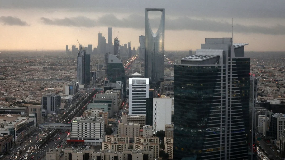 «الأرصاد» عن طقس الثلاثاء: أمطار رعدية ورياح نشطة على عدة مناطق بالمملكة
