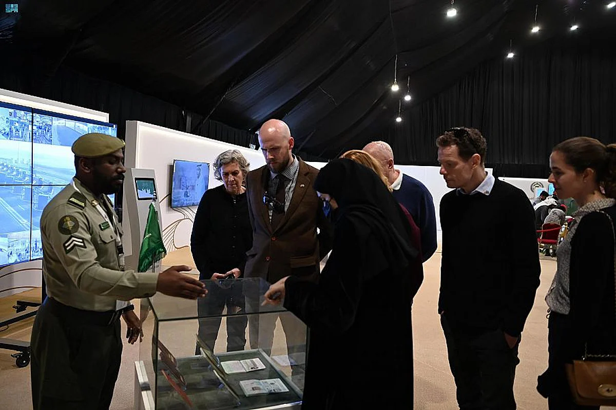 تجديد جواز السفر لزوار مهرجان الملك عبدالعزيز للإبل
