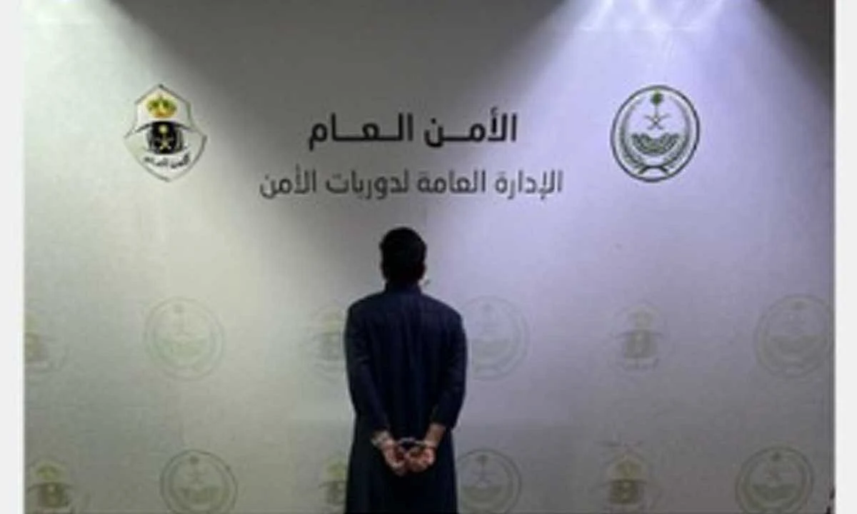 الإطاحة بشخص قاد مركبته عكس السير وصدم دورية أمنية بالرياض