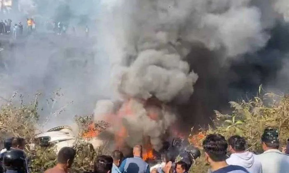 بالفيديو.. لحظة سقوط طائرة الركاب بنيبال.. وهذه جنسيات الركاب