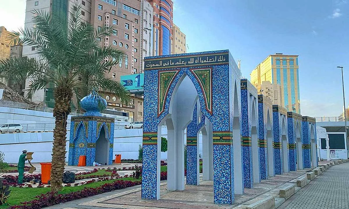 الرسم على الجداريات.. أشكال الفنون المختلفة تشق طريقها للعاصمة المقدسة