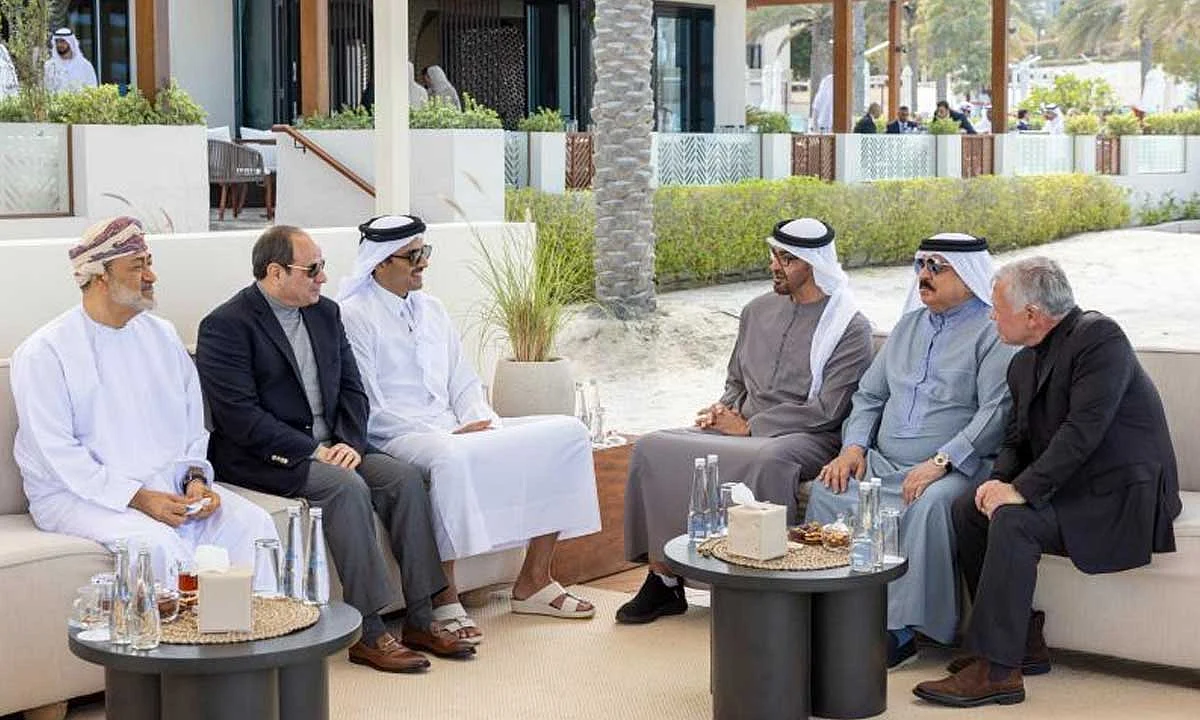 البيان الختامي لقمة أبوظبي: الالتزام بقواعد حسن الجوار وبناء شراكات اقتصادية