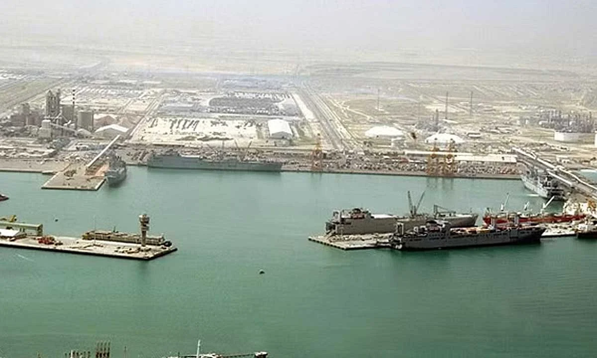 الكويت.. إيقاف الملاحة البحرية مؤقتًا في موانئ الشويخ والشعيبة والدوحة