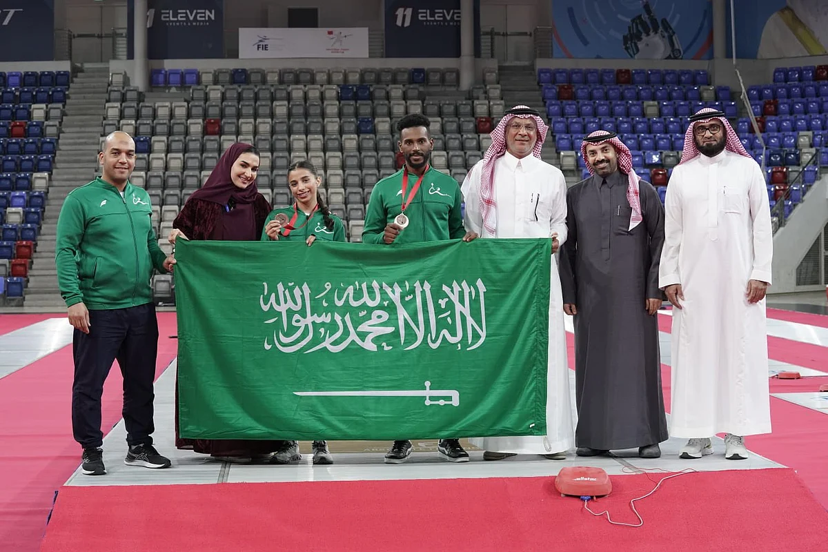 أعضاء بالمنتخب السعودي للمبارزة