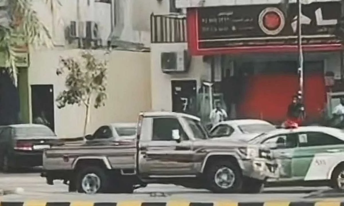 ضبط مركبة مخالفة بالرياض