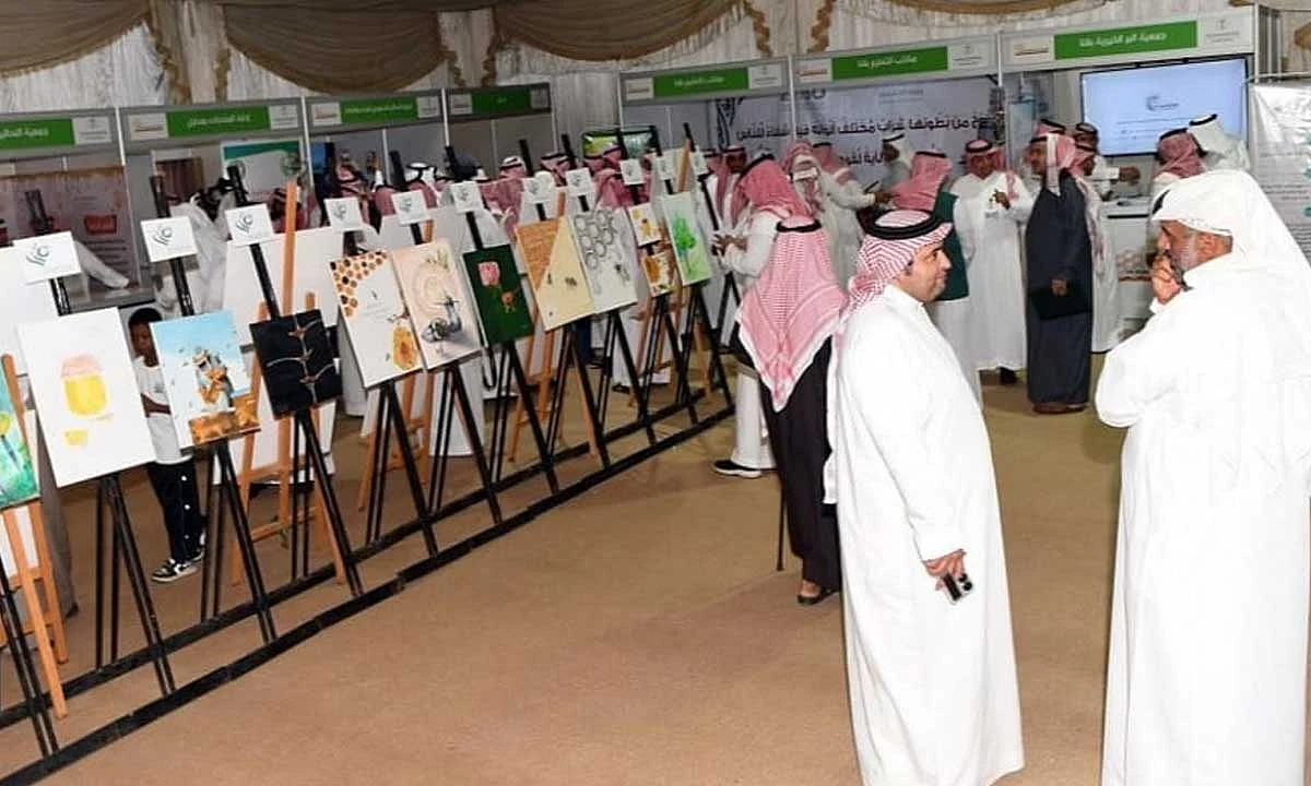 بالصور.. تدشين مهرجان العسل في مركز "قنا" بمشاركة 50 نحالًا