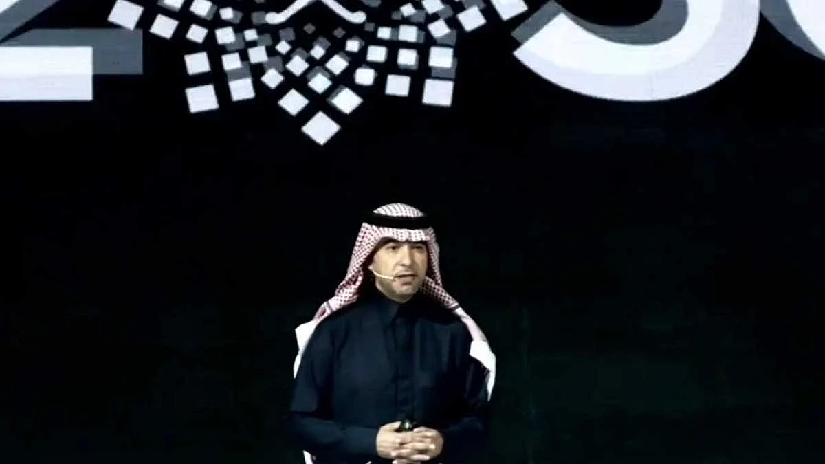 وزير الشؤون البلدية والقروية والإسكان ماجد الحقيل