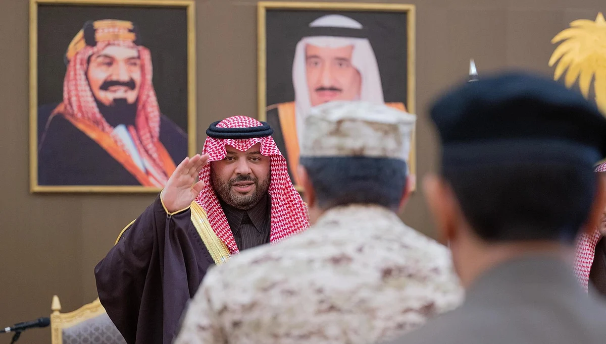 الأمير فيصل بن خالد بن سلطان بن عبدالعزيز أمير منطقة الحدود الشمالية