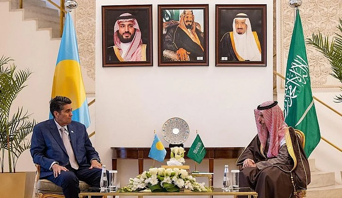 وزير الخارجية يستقبل رئيس جمهورية بالاو
