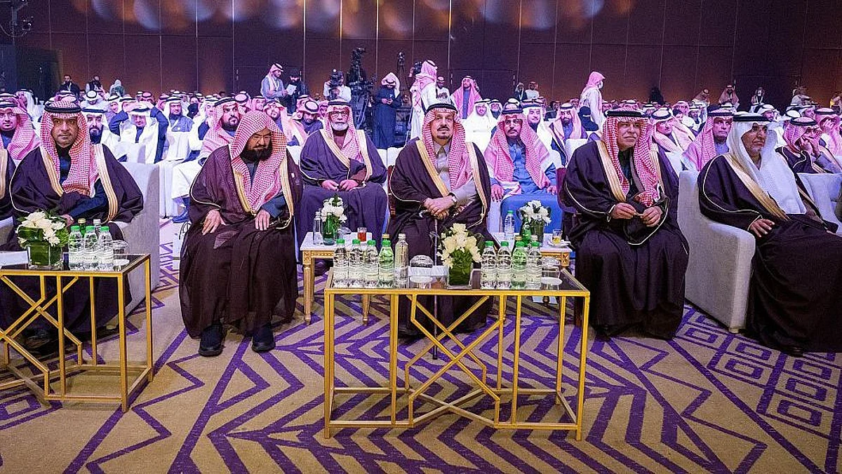 بالصور.. أميرِ الرياض يكرِّم الفائزين بجائزة الملك عبدالعزيز للجودة في دورتها السادسة