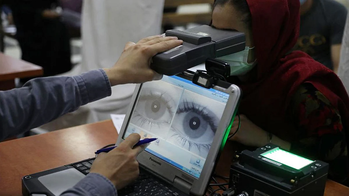 تكلفت ملايين الدولارات... مخاوف من استيلاء «طالبان» على قواعد البيانات المدنية