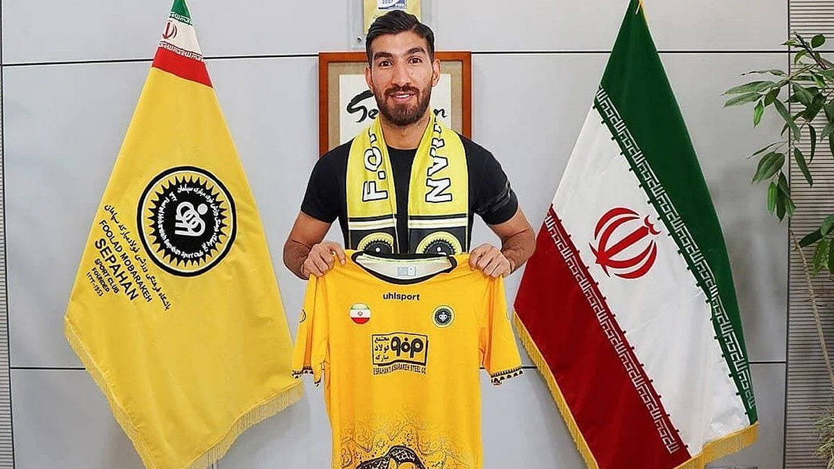 قبل مواجهة الهلال بدوري أبطال آسيا: رحيل 3 لاعبين عن بيرسبوليس الإيراني