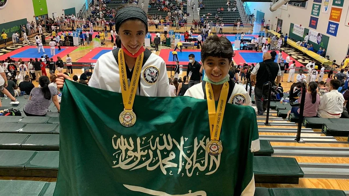 طفلان سعوديان يقتنصان بطولة اتحاد التايكوندو بأمريكا.. ووالدهما يكشف التفاصيل