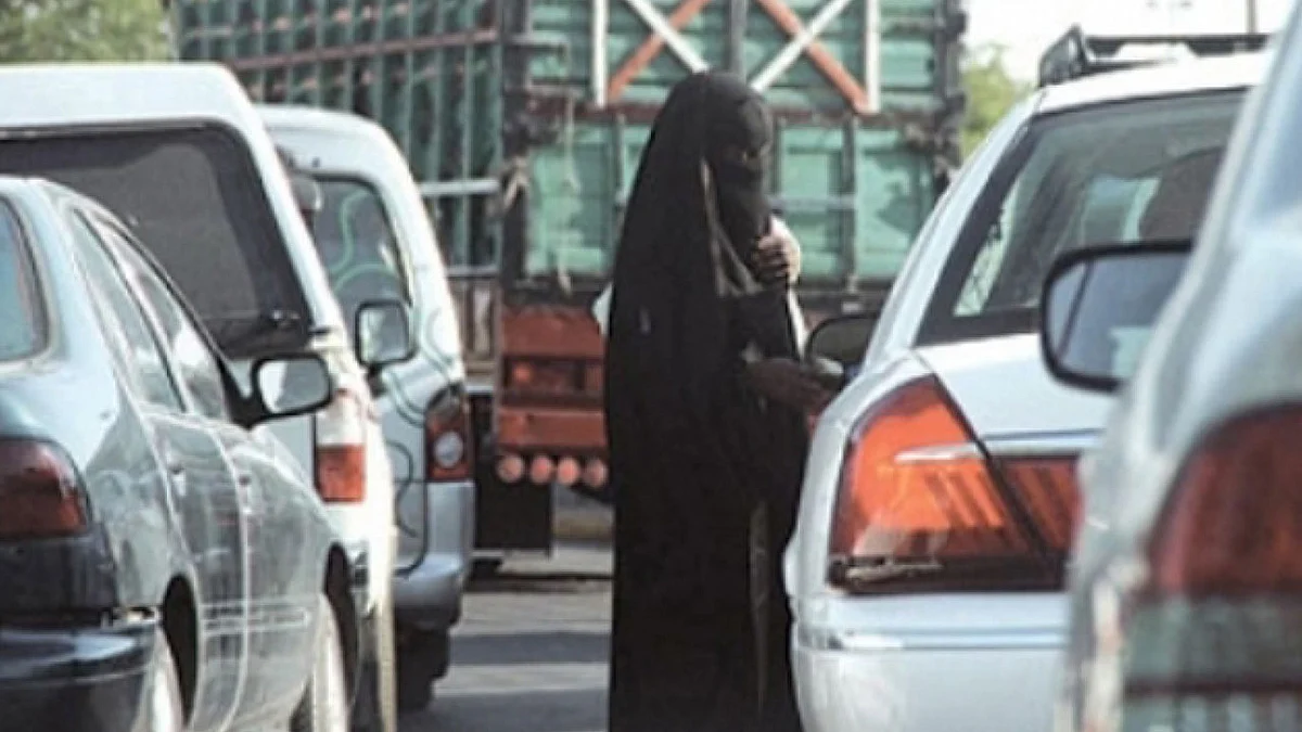 عقوبات جديدة بحق المتسولين أو مساعديهم.. وقرار رسمي يكشف التفاصيل