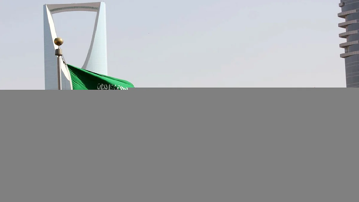 أخبار السعودية.. إجراءات جديدة للطلاب المعفيين من اللقاح.. شروط المساعدة المقطوعة
