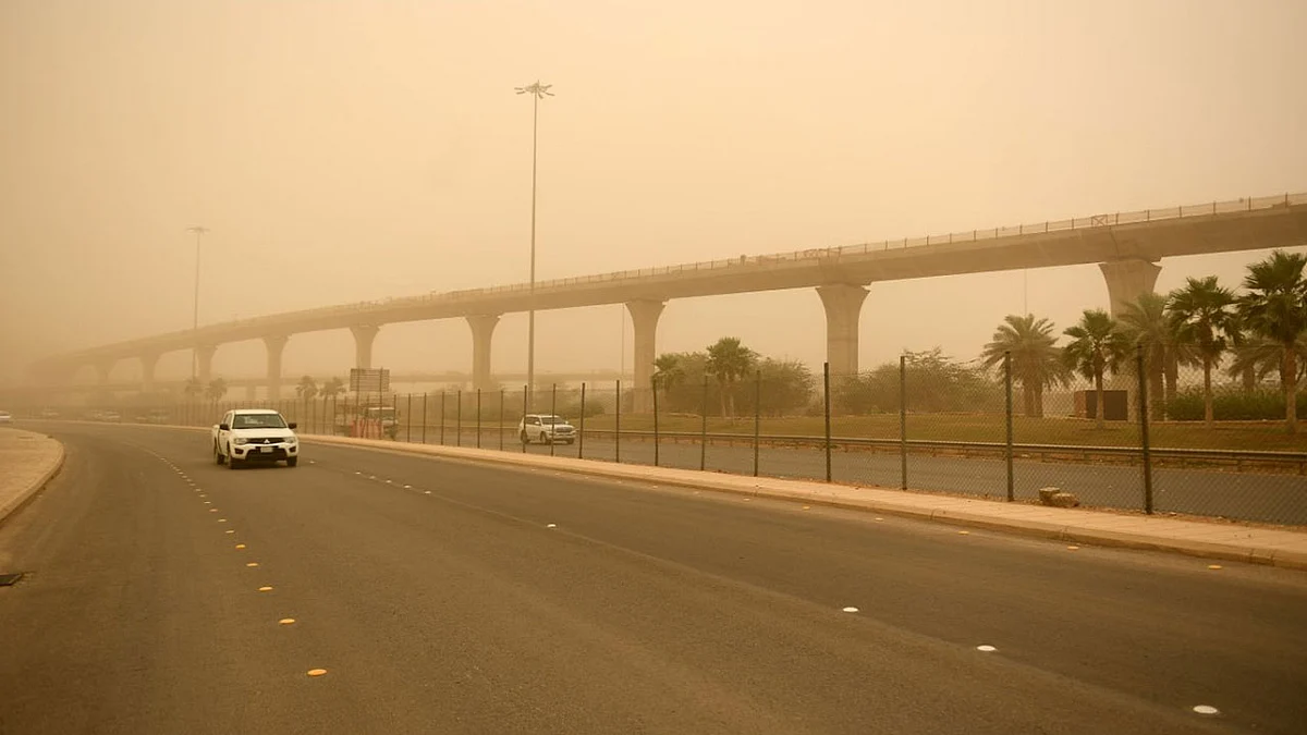 «الأرصاد» تحذر من رياح نشطة وأتربة مثارة بمنطقة الرياض